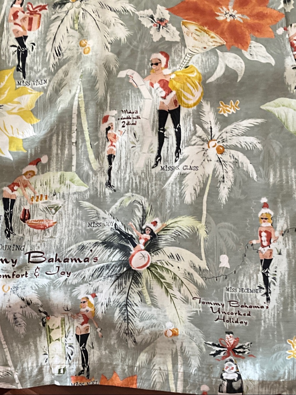 Tommy Bahama Cool Yule Hawaiian Christmas silk button down vintage shirt. - Picture 4 of 4